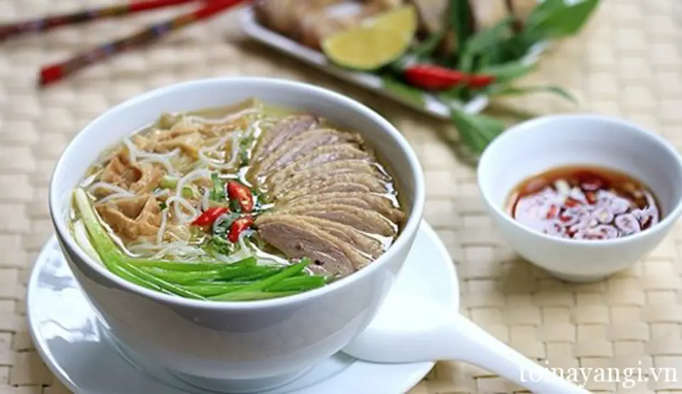 Bí quyết làm món bún măng vịt ngon