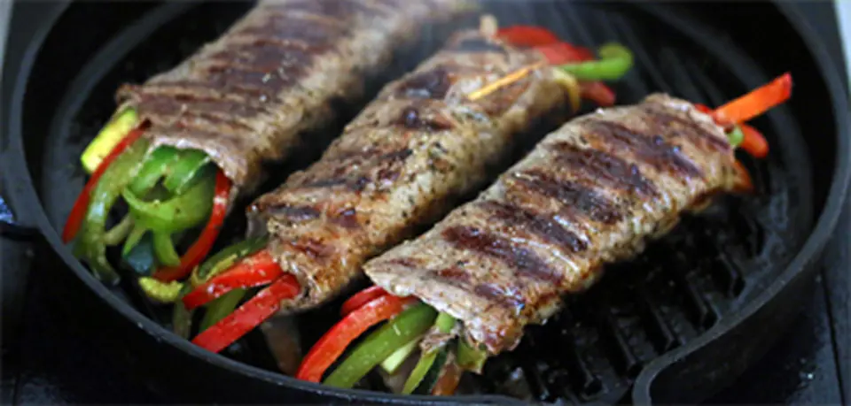 Bò cuốn thập cẩm nướng thơm lừng