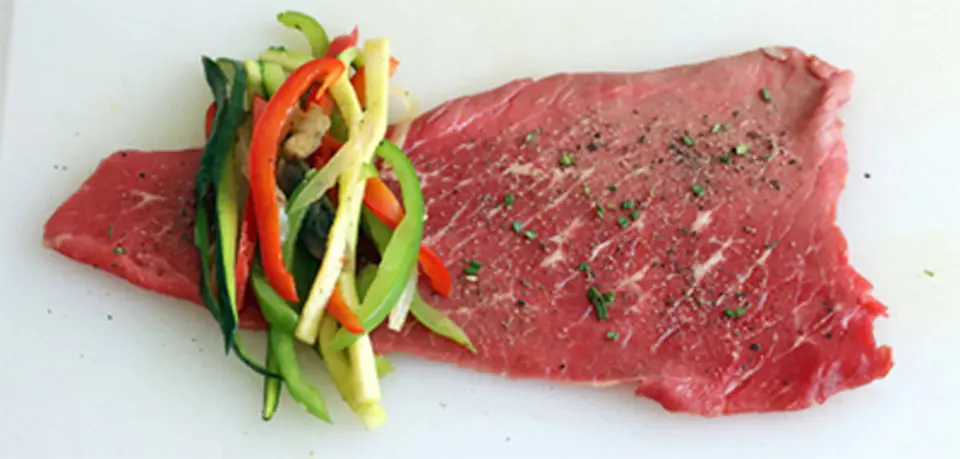 Bò cuốn thập cẩm nướng thơm lừng