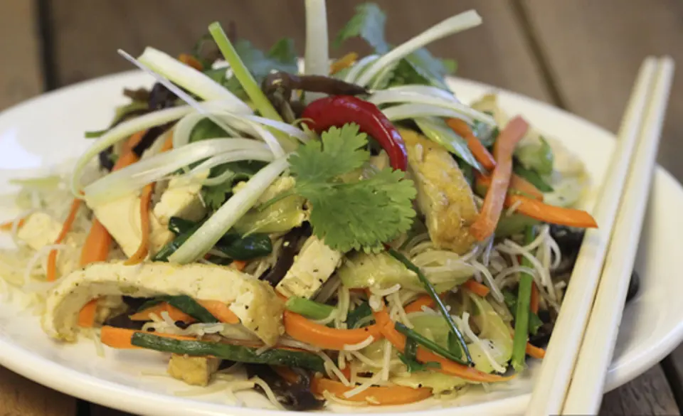 Bún gạo xào chay món ăn thanh đạm không sợ tăng cân