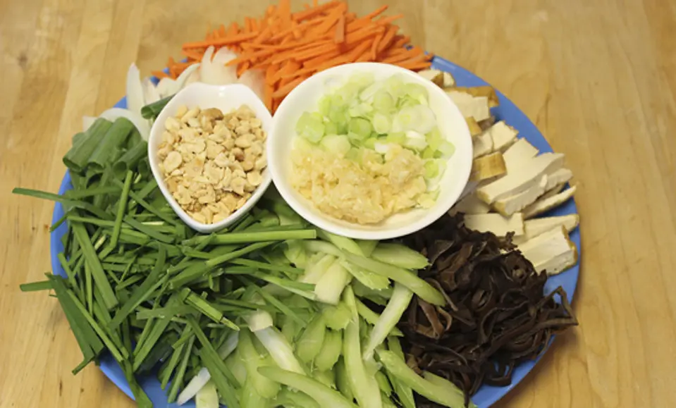 Bún gạo xào chay món ăn thanh đạm không sợ tăng cân