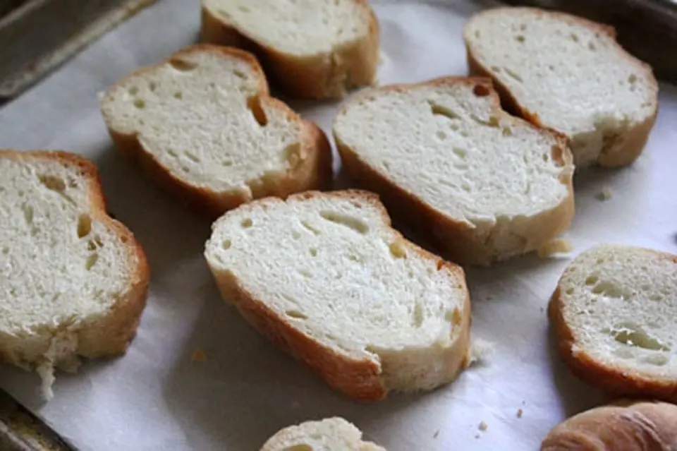 Cách làm bánh mì bơ tỏi