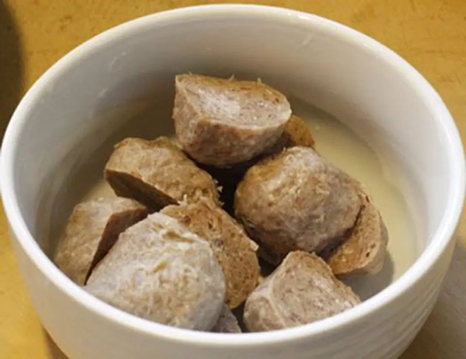Canh bò viên nấu khoai môn cho bữa cơm chiều Canh bò viên nấu khoai môn cho bữa cơm chiều