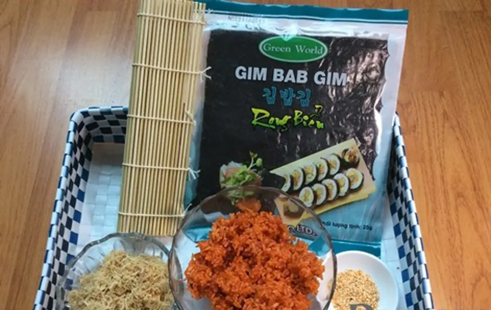 Cuốn xôi hình trái tim cho bé thích mê Cuốn xôi hình trái tim cho bé thích mê