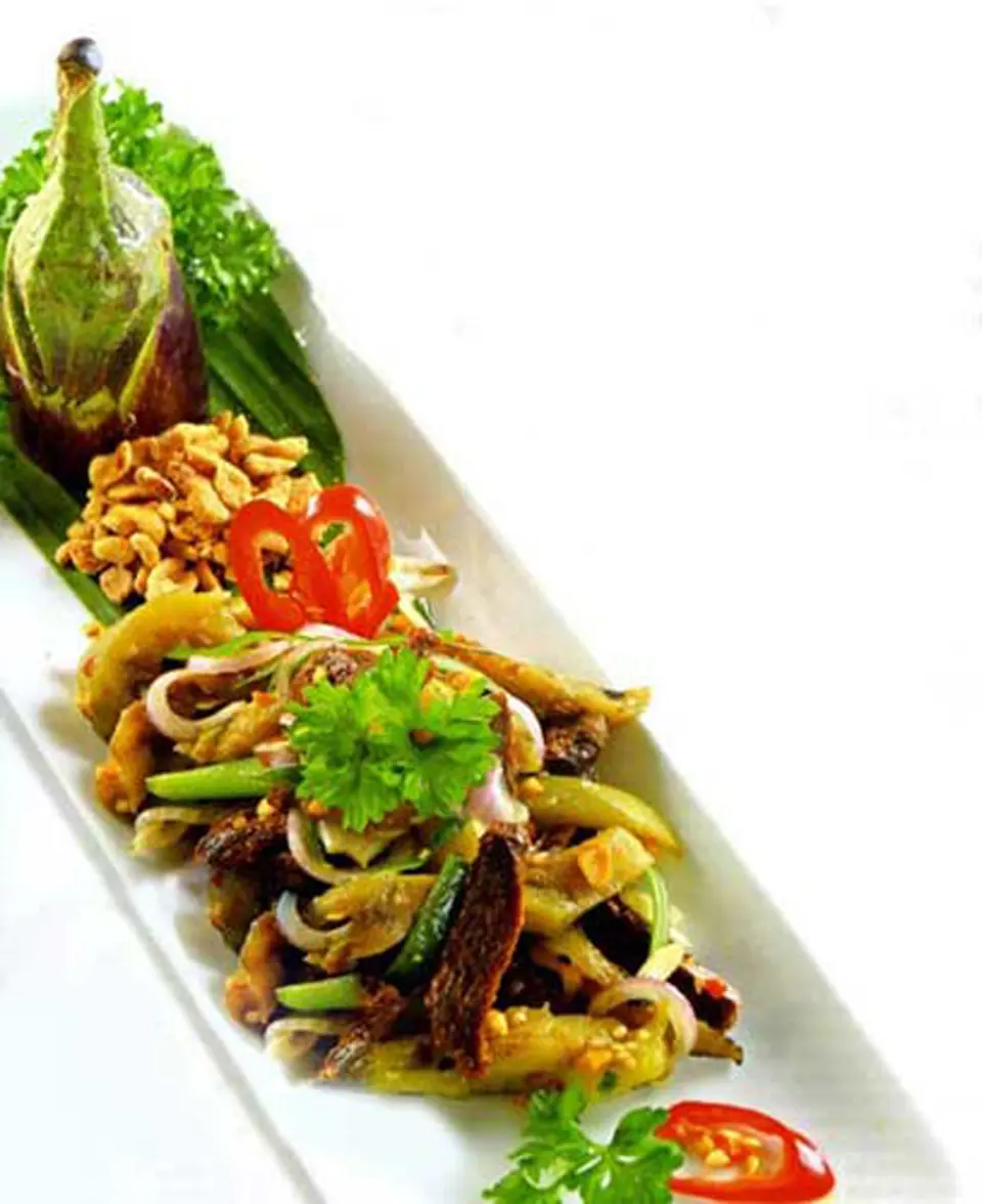 Gỏi cà tím trộn bò khô chay