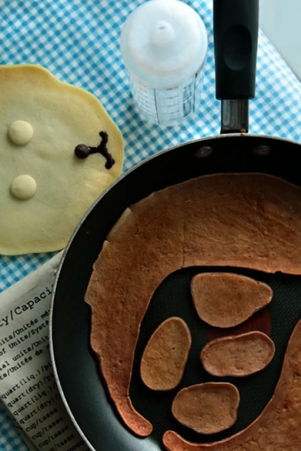 Làm bánh crepe hình gấu Panda dễ thương