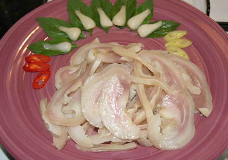 Làm tai heo ngâm chua ngọt để dành