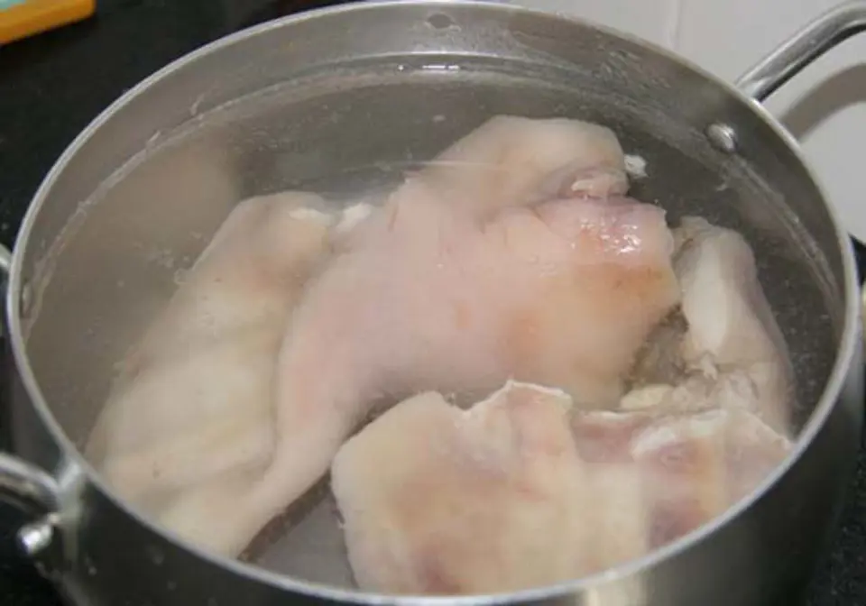 Làm tai heo ngâm chua ngọt để dành