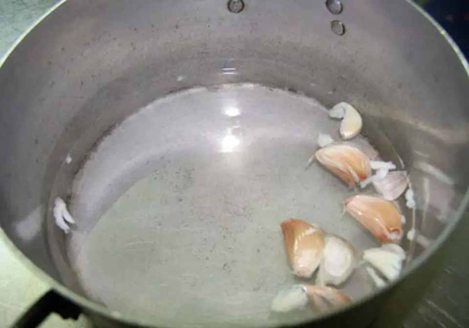 Làm tai heo ngâm chua ngọt để dành