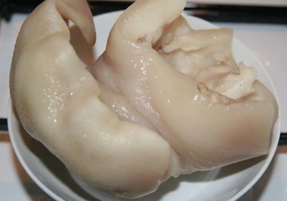 Làm tai heo ngâm chua ngọt để dành