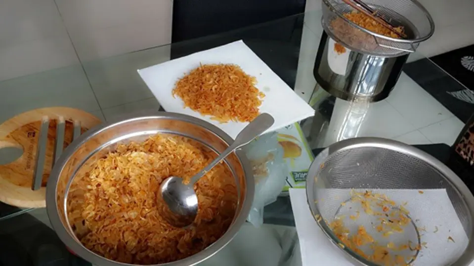 Mẹo phi hành vàng giòn như ngoài tiệm