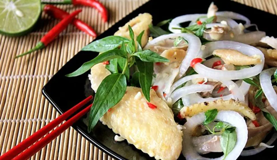 Salad gà dễ làm ngon cơm