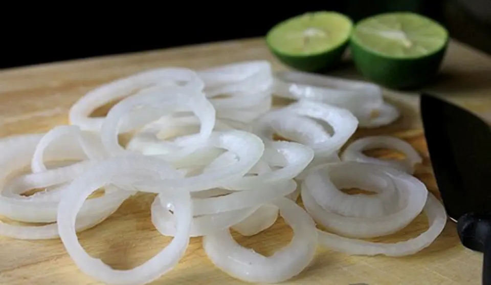 Salad gà dễ làm ngon cơm