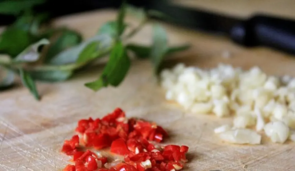 Salad gà dễ làm ngon cơm