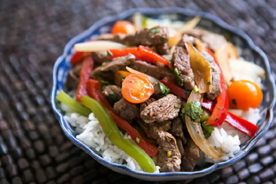 Thịt bò xào ớt chuông món ăn đưa cơm ngày mưa Thịt bò xào ớt chuông món ăn đưa cơm ngày mưa
