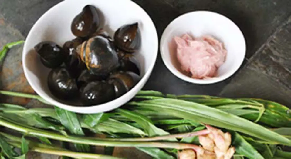 Cách làm món ốc hấp lá gừng Cách làm món ốc hấp lá gừng