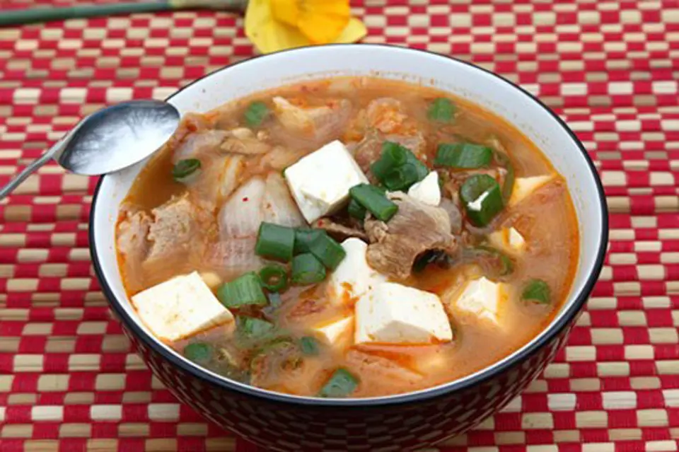 Hướng dẫn làm món canh kim chi nấu đậu phụ Hướng dẫn làm món canh kim chi nấu đậu phụ