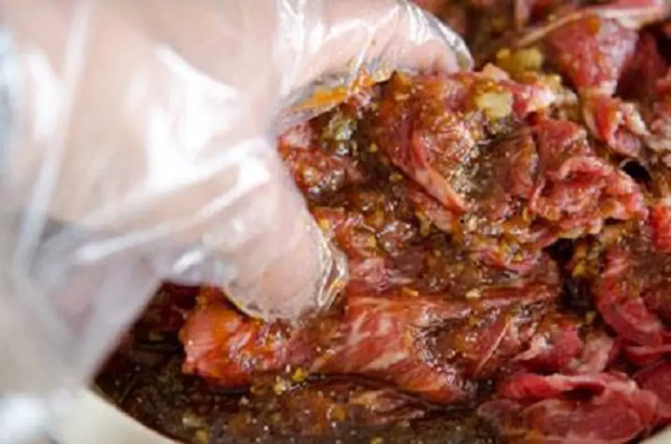 Bò xào sốt nấm chua ngọt