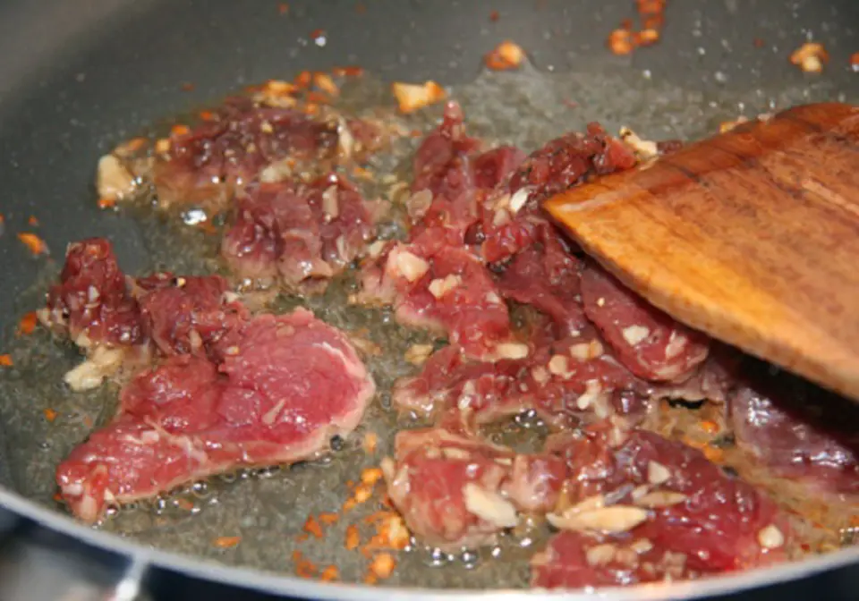 Bò xào xốt chua ngọt