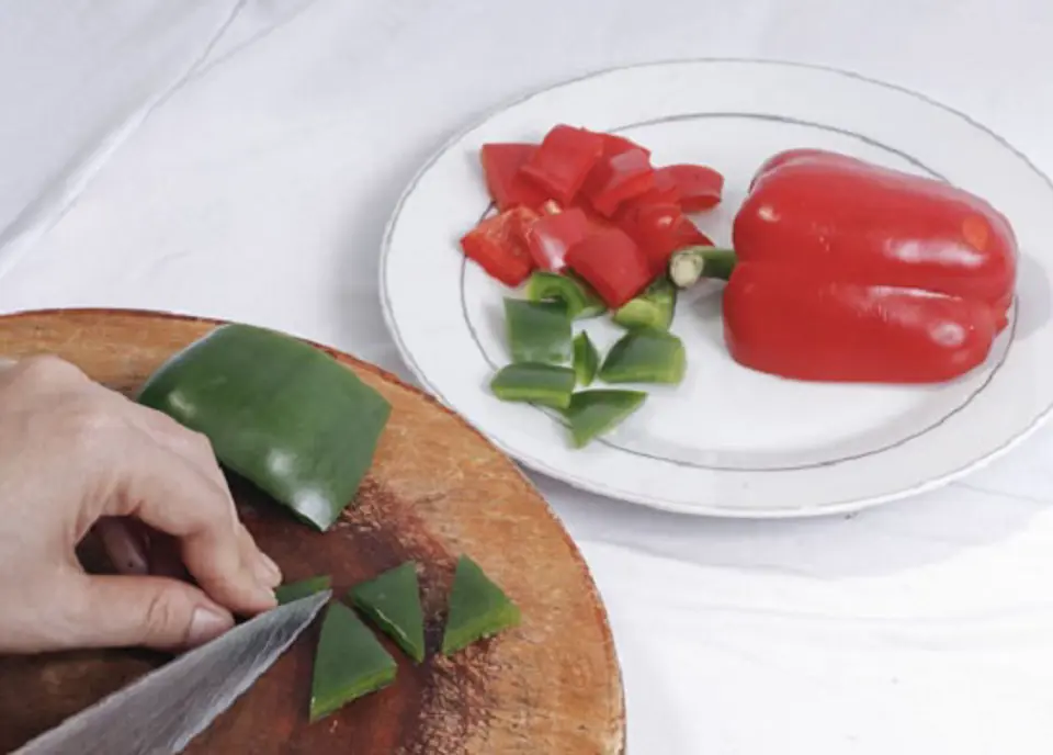 Gân bò xào chua ngọt