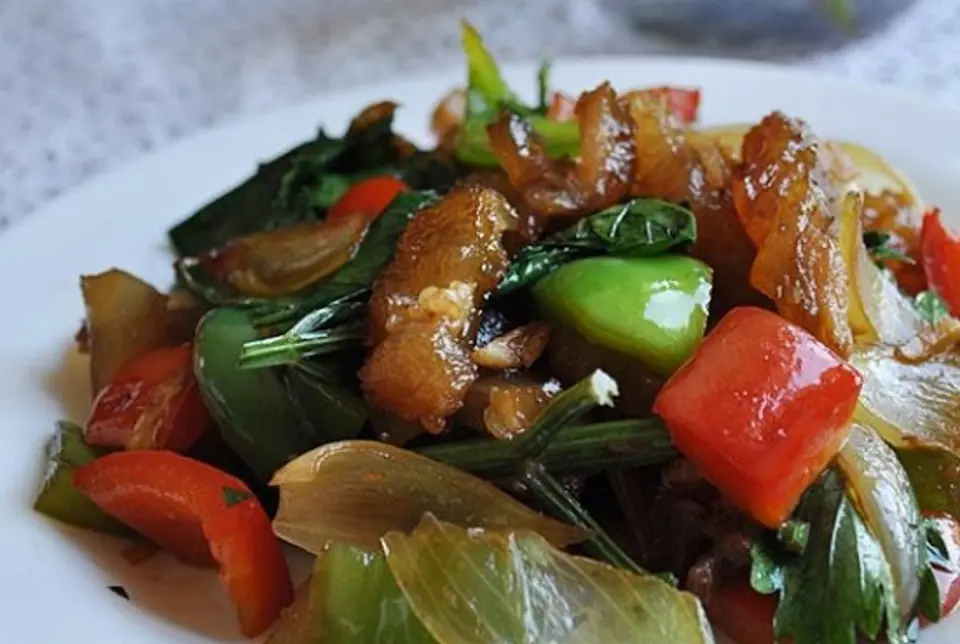 Gân bò xào chua ngọt