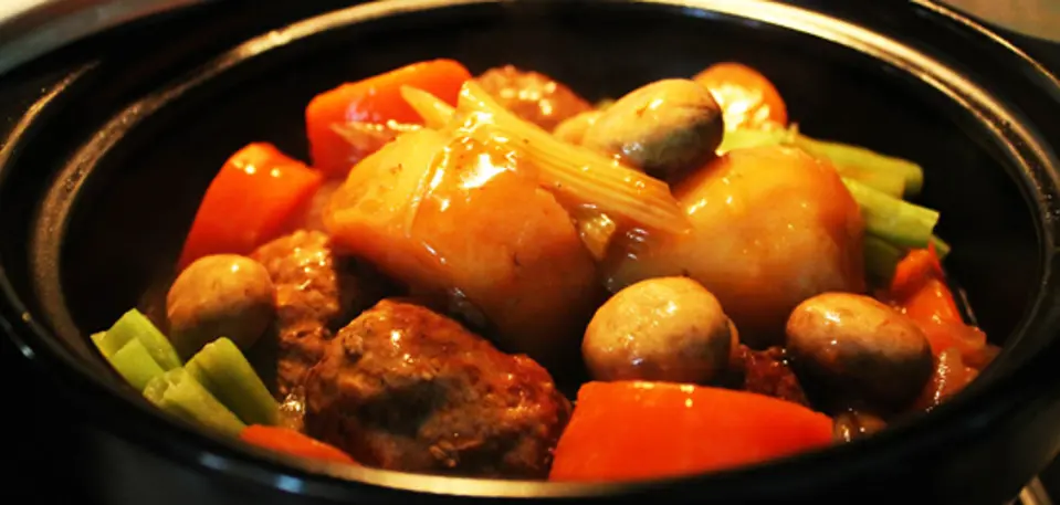 Thịt bò nấu khoai tây cà rốt