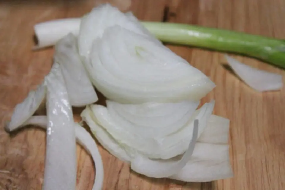 Thịt bò xào hành tây cà rốt