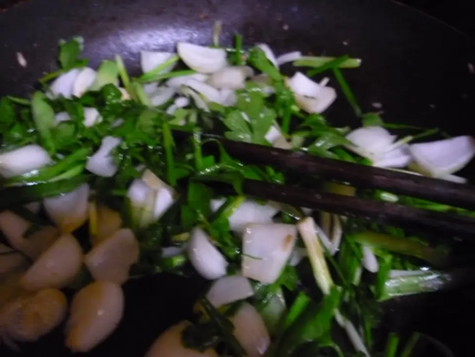 Thịt bò xào hành tây cần tây