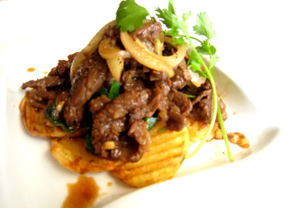 Thịt bò xào khoai tây chiên