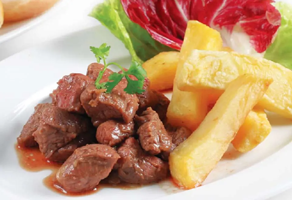 Thịt bò xào khoai tây chiên