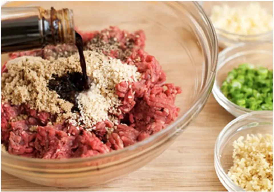 Cách làm Hamburger bò siêu nhanh cho bữa sáng