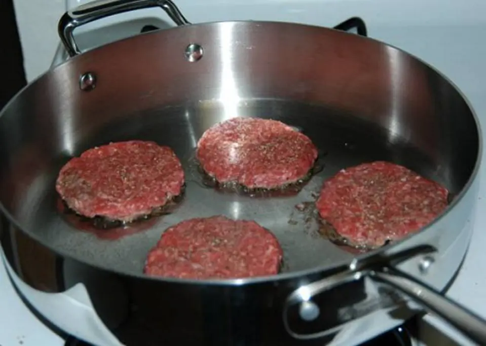 Cách làm Hamburger bò siêu nhanh cho bữa sáng