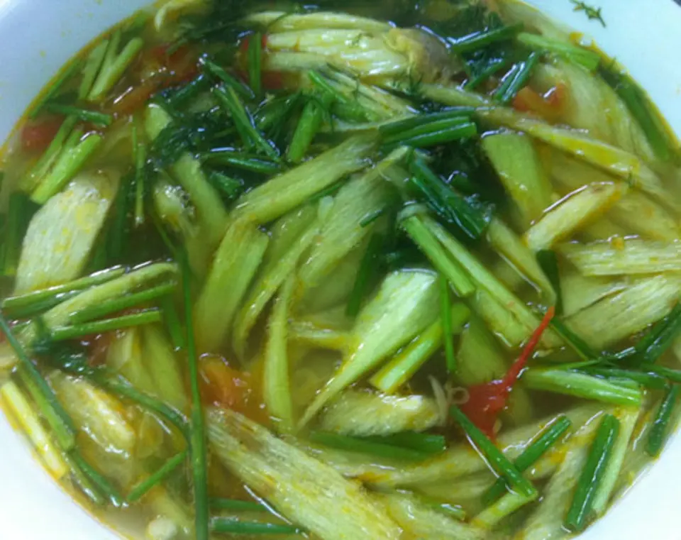 Cách nấu canh cá dọc mùng đơn giản