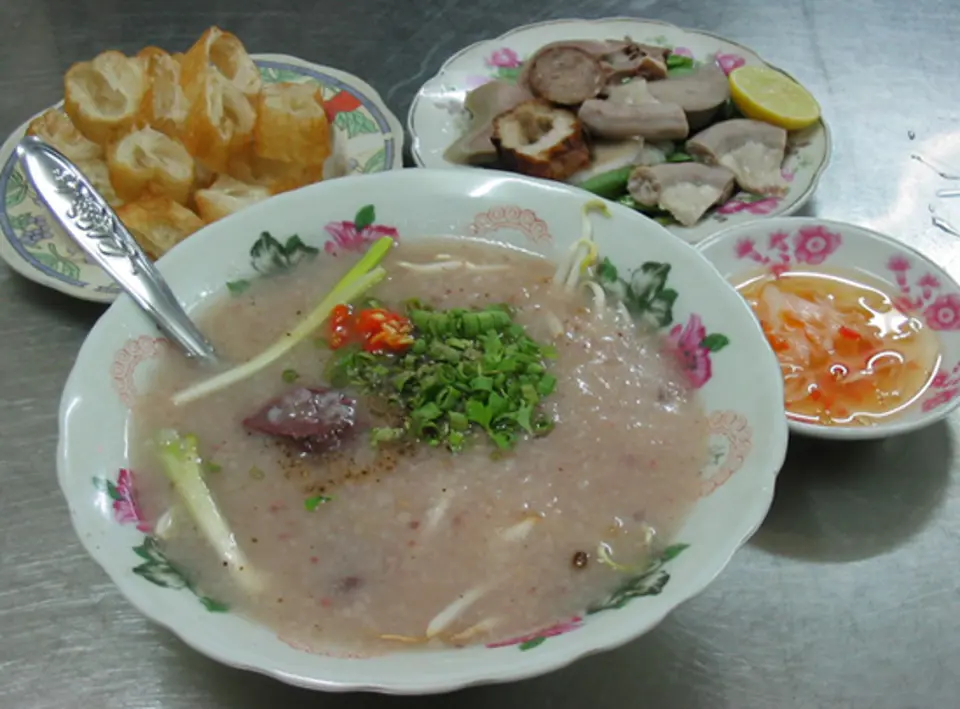 Cách nấu cháo lòng đơn giản