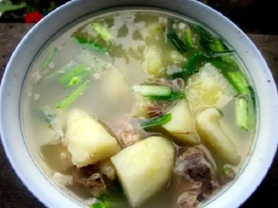 Canh củ từ nấu sườn