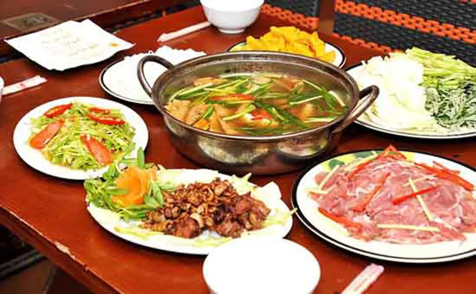 Làm lẩu bò tại nhà siêu ngon