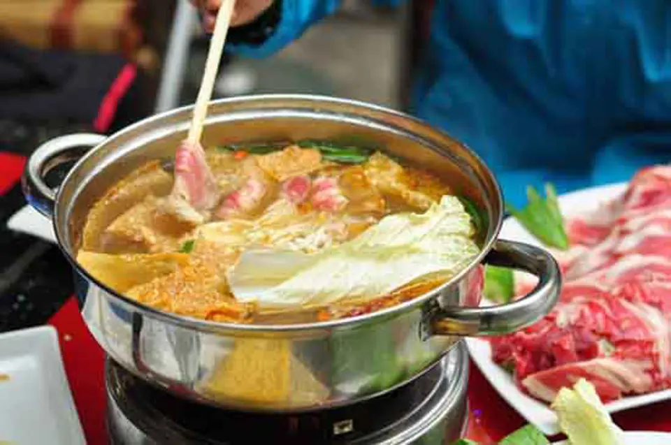 Làm lẩu bò tại nhà siêu ngon
