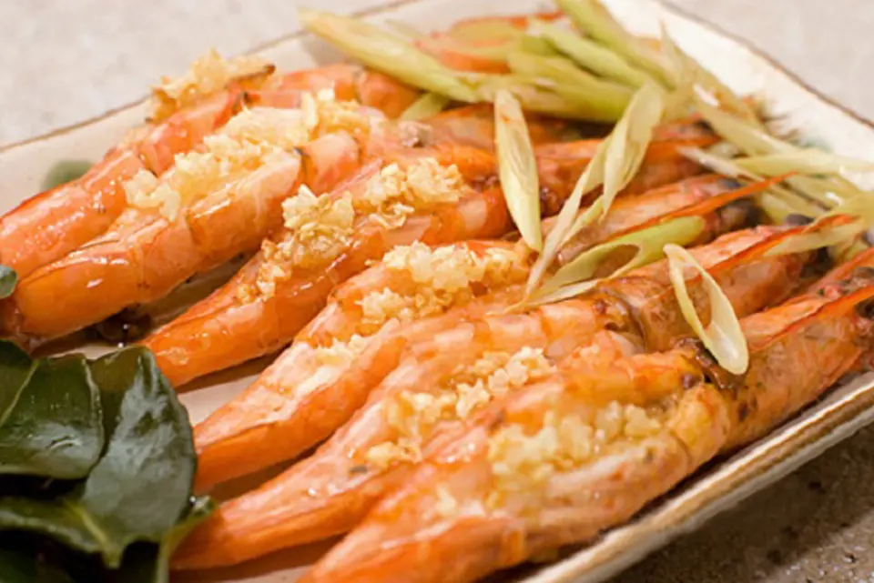 Những cách hấp hải sản đơn giản