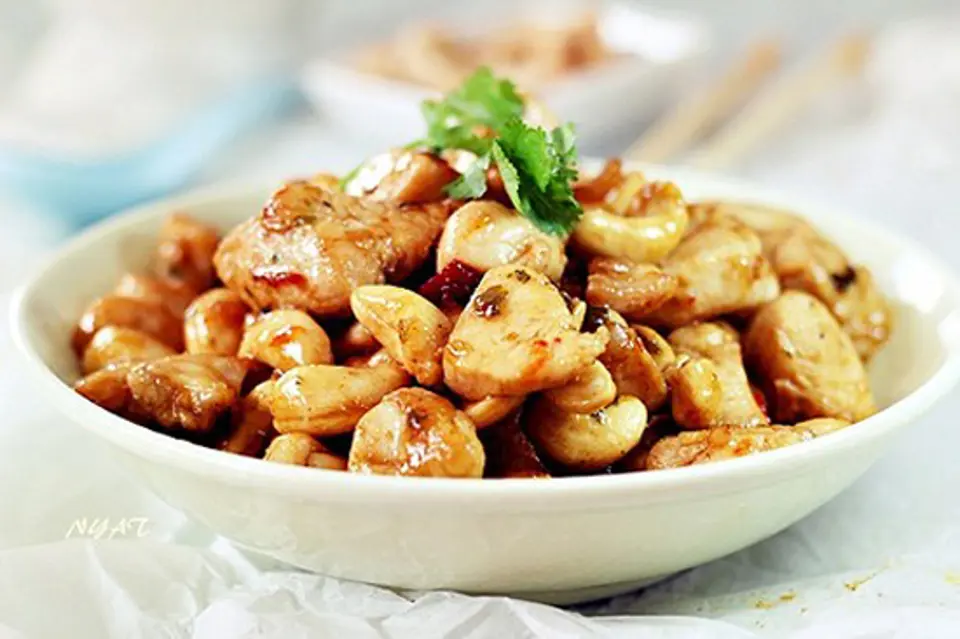 Bà bầu có ăn vặt được các loại hạt không?