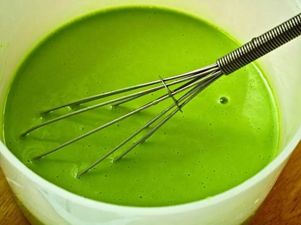 Cách làm bánh bò nướng lá dứa thơm lừng