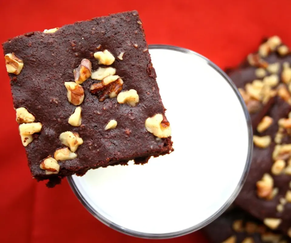 Cách làm bánh Brownies hạnh nhân chocolate độc đáo Cách làm bánh Brownies hạnh nhân chocolate độc đáo