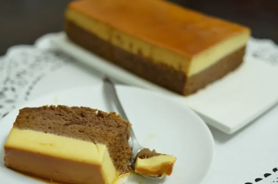 Cách làm bánh chiffon kết hợp flan