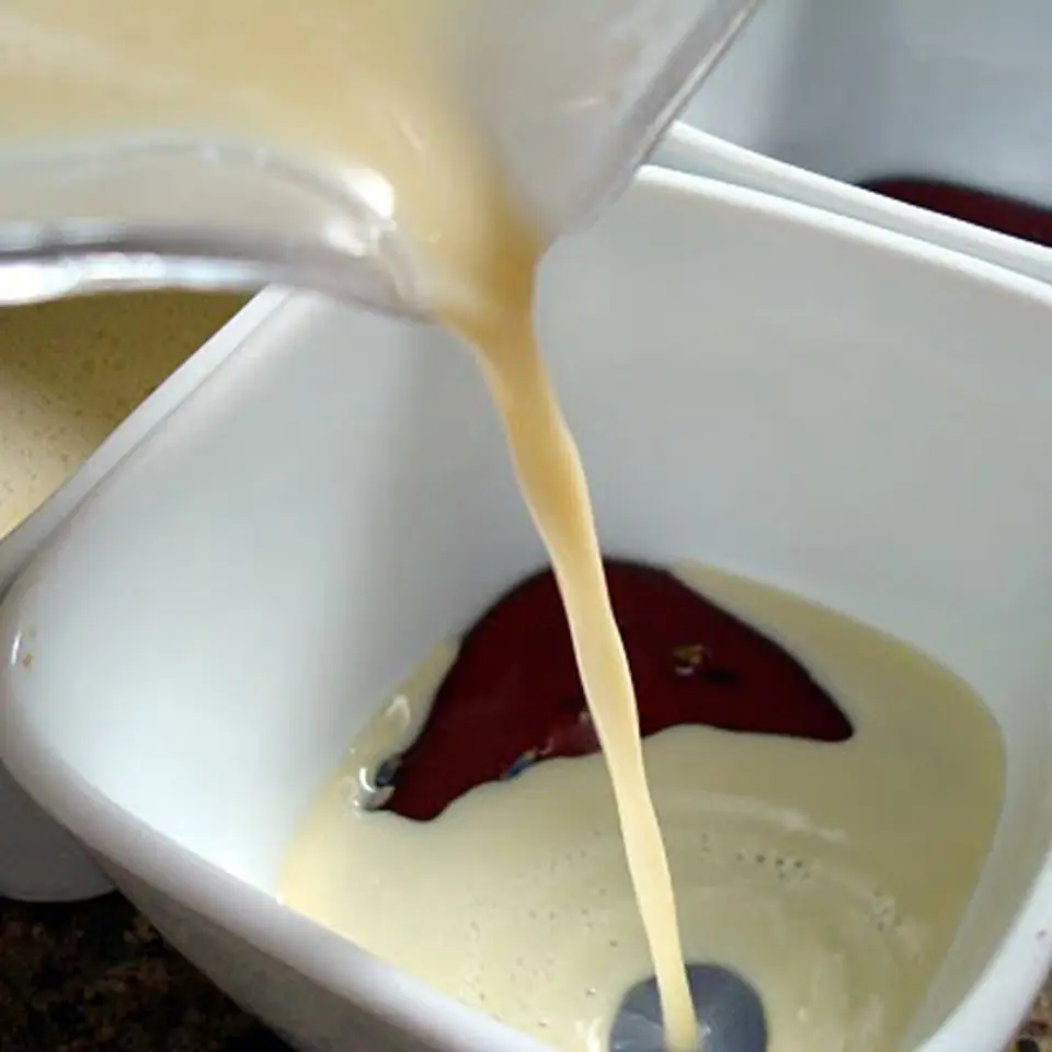 Cách làm bánh chiffon kết hợp flan