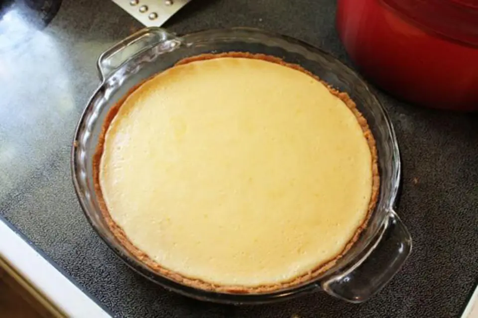 Cách làm bánh chiffon kết hợp flan