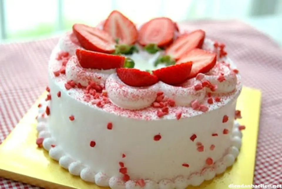 Cách làm bánh Pavlova dâu tây siêu dễ