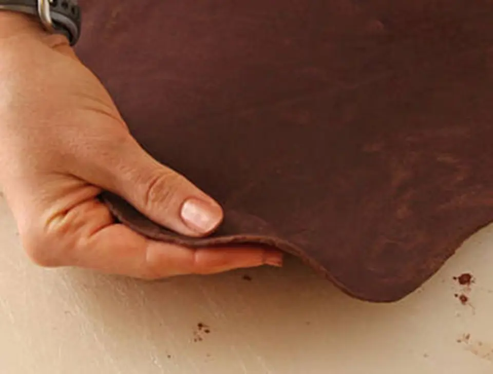 Cách làm bông hồng Chocolate cho ngày Valentine Cách làm bông hồng Chocolate cho ngày Valentine