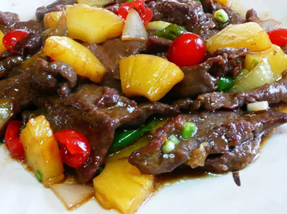 Cách làm món bắp bò xào dứa