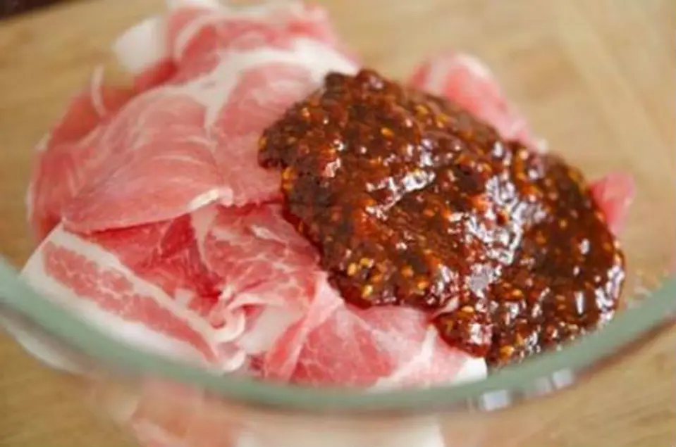 Cách làm món thịt heo xào cay