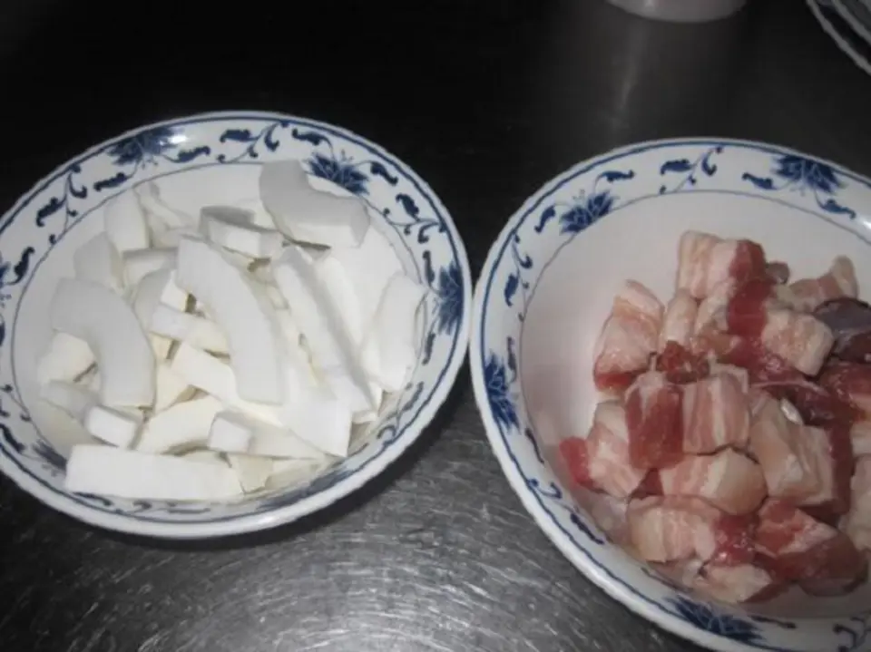Cách làm thịt kho dừa ngon và đơn giản