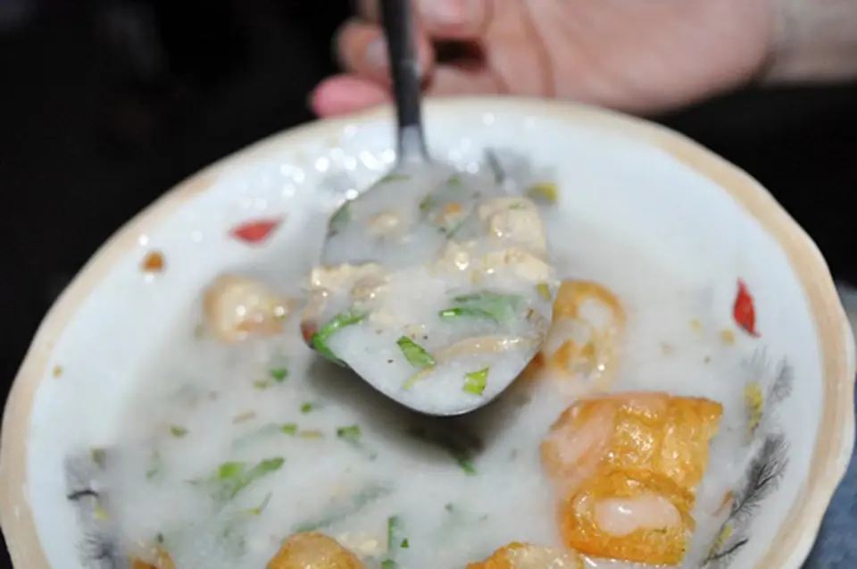 Dạo quanh một vòng phố phường Hà Nội với những món quà giá sinh viên